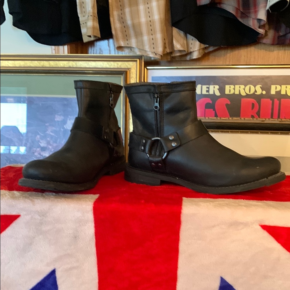 Caterpillar Men's Black Leather Boots with Buckle